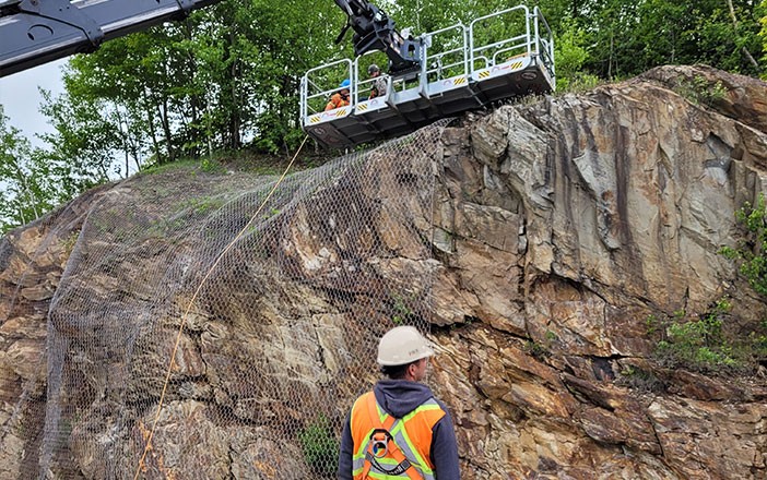 Our expertise in rock mechanics for integrated rock slope stabilization services
